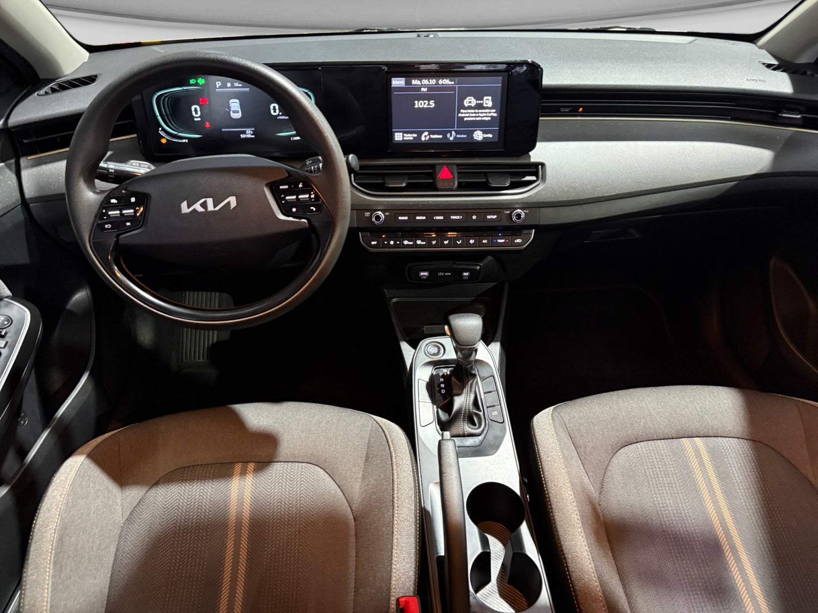 2024 Kia K3 EX AT