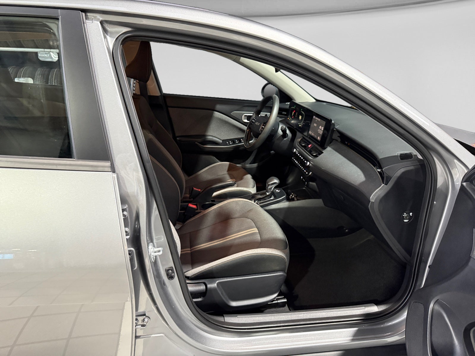 2024 Kia K3 EX AT