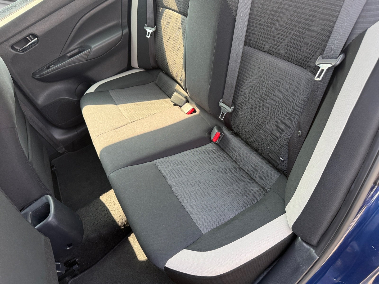 2020 Nissan VERSA ADVANCE CVT 22
