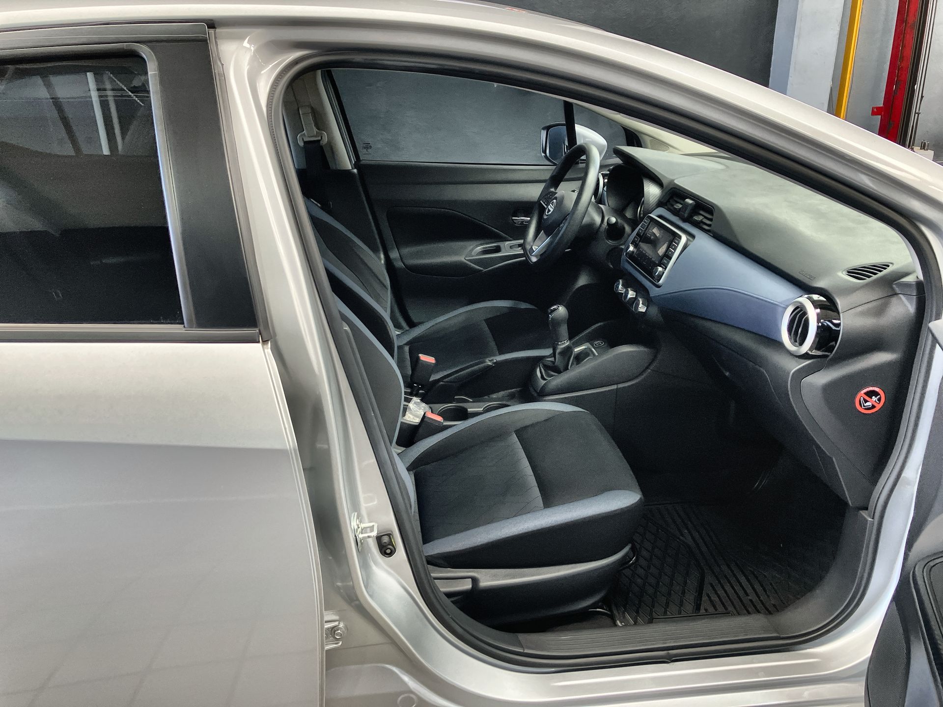 2023 Nissan VERSA ADVANCE MT 23