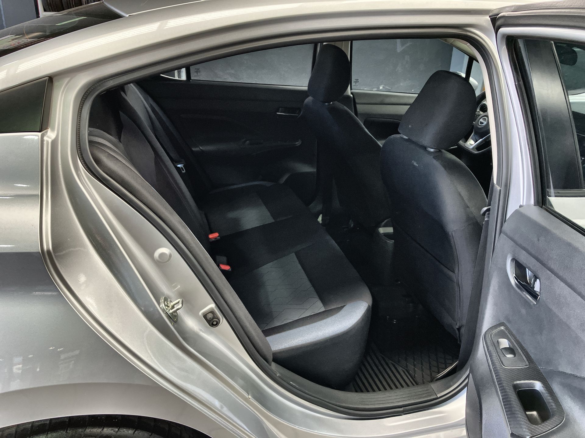 2023 Nissan VERSA ADVANCE MT 23