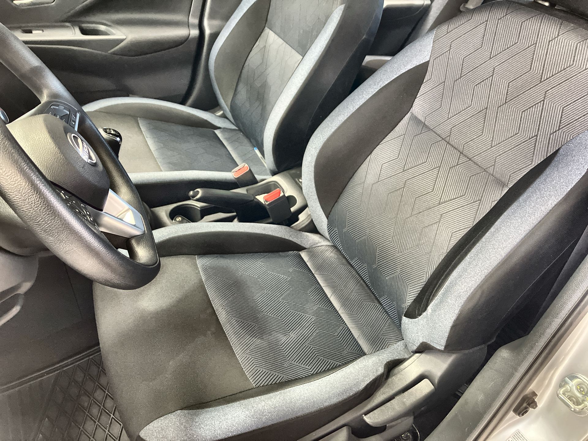 2023 Nissan VERSA ADVANCE MT 23