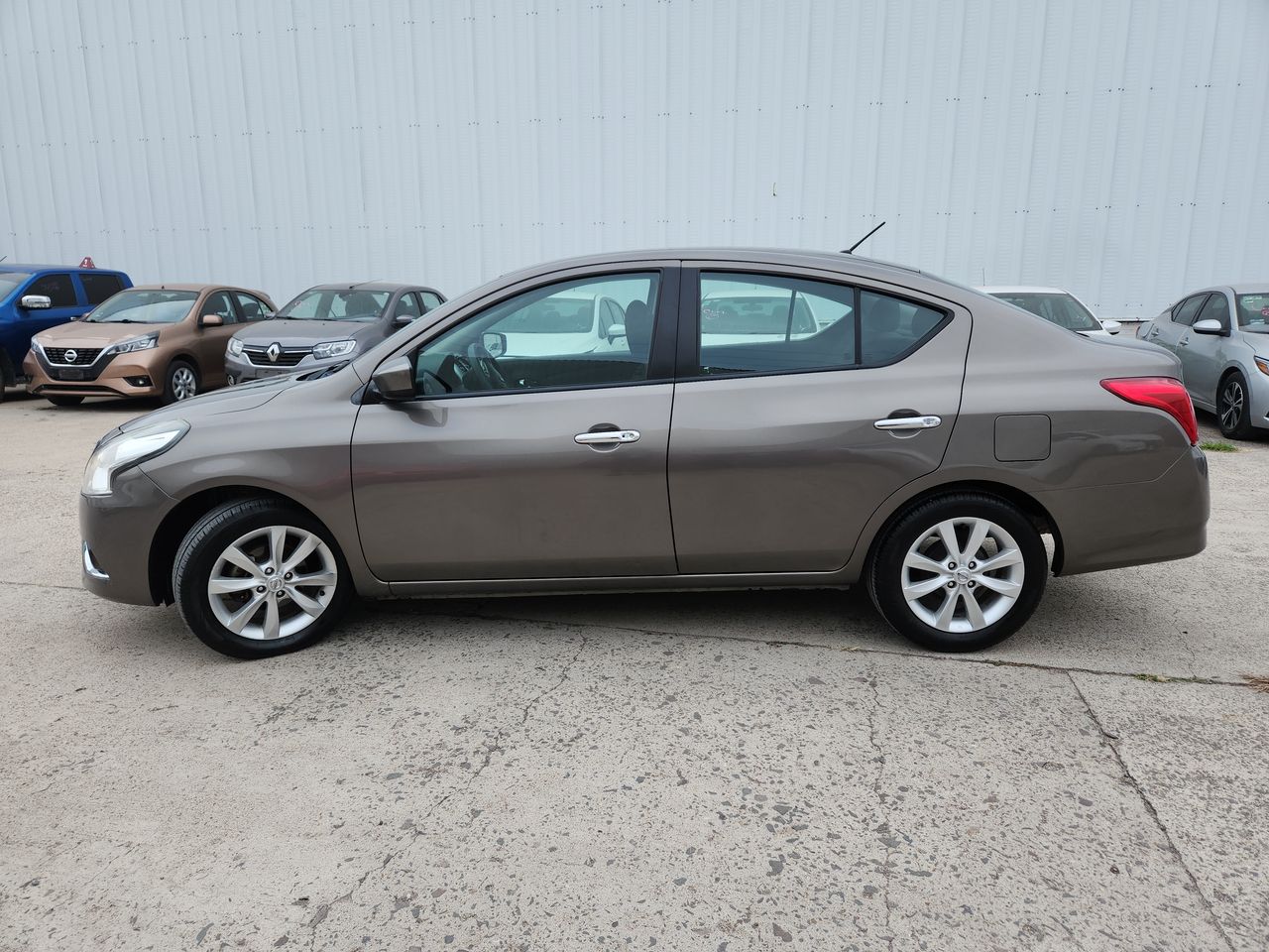 2016 Nissan VERSA ADVANCE AT AC