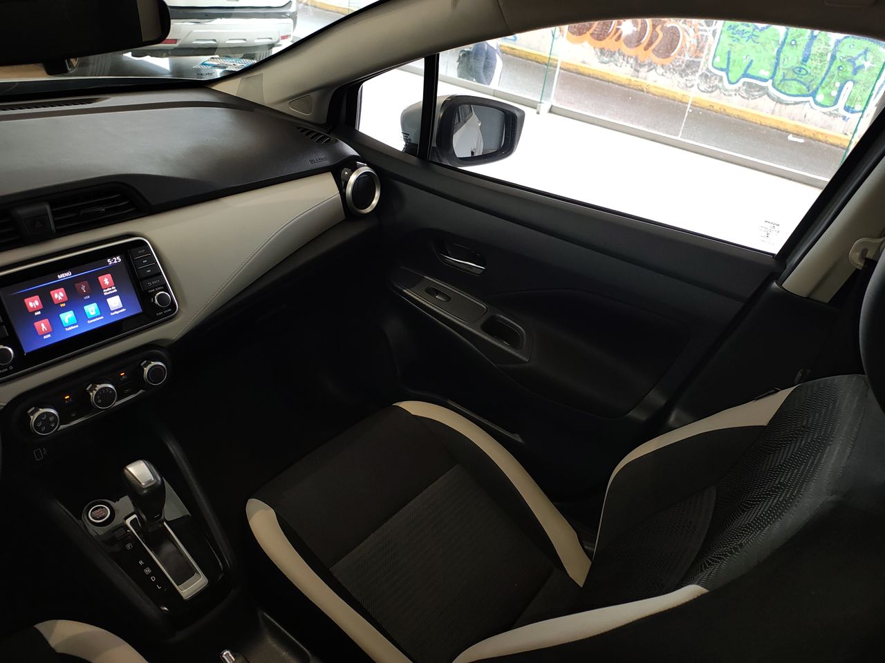 2021 Nissan VERSA ADVANCE CVT 21