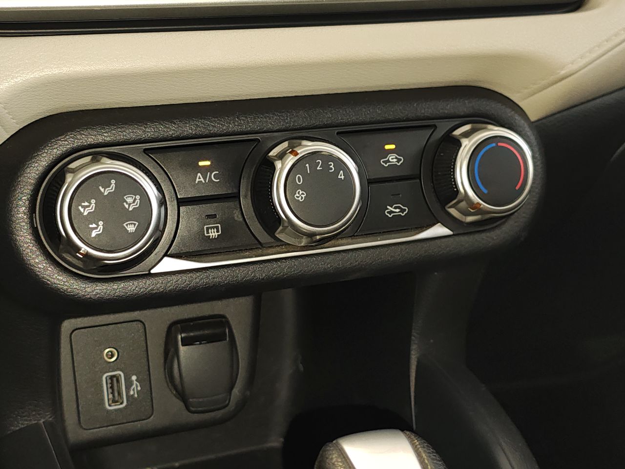 2021 Nissan VERSA ADVANCE CVT 21