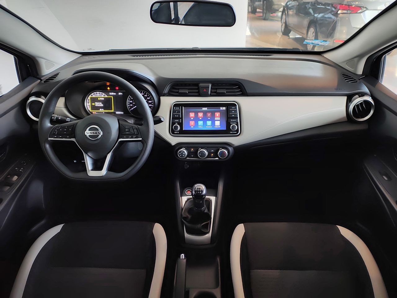 2021 Nissan VERSA ADVANCE MT 21