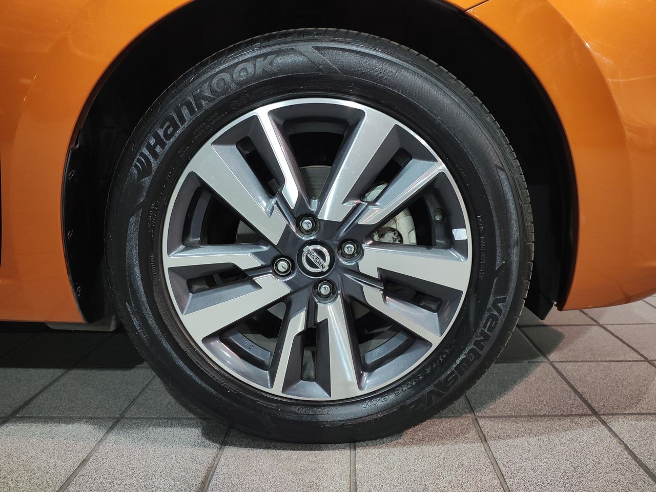 2020 Nissan VERSA ADVANCE CVT