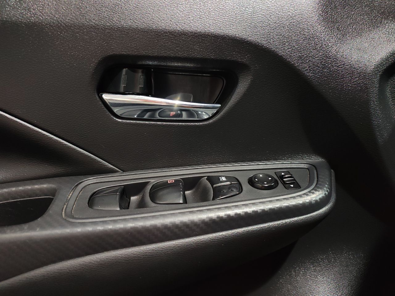 2020 Nissan VERSA ADVANCE CVT