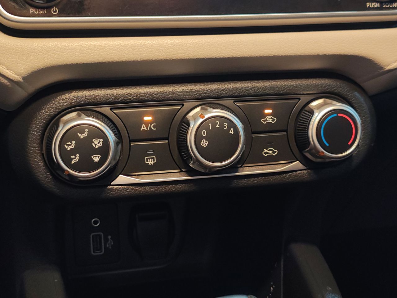 2020 Nissan VERSA ADVANCE CVT