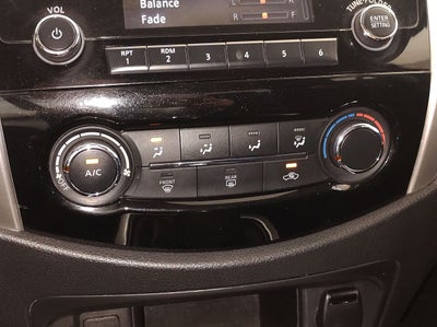 2020 Nissan NP300 FRONTIER LE TM AC