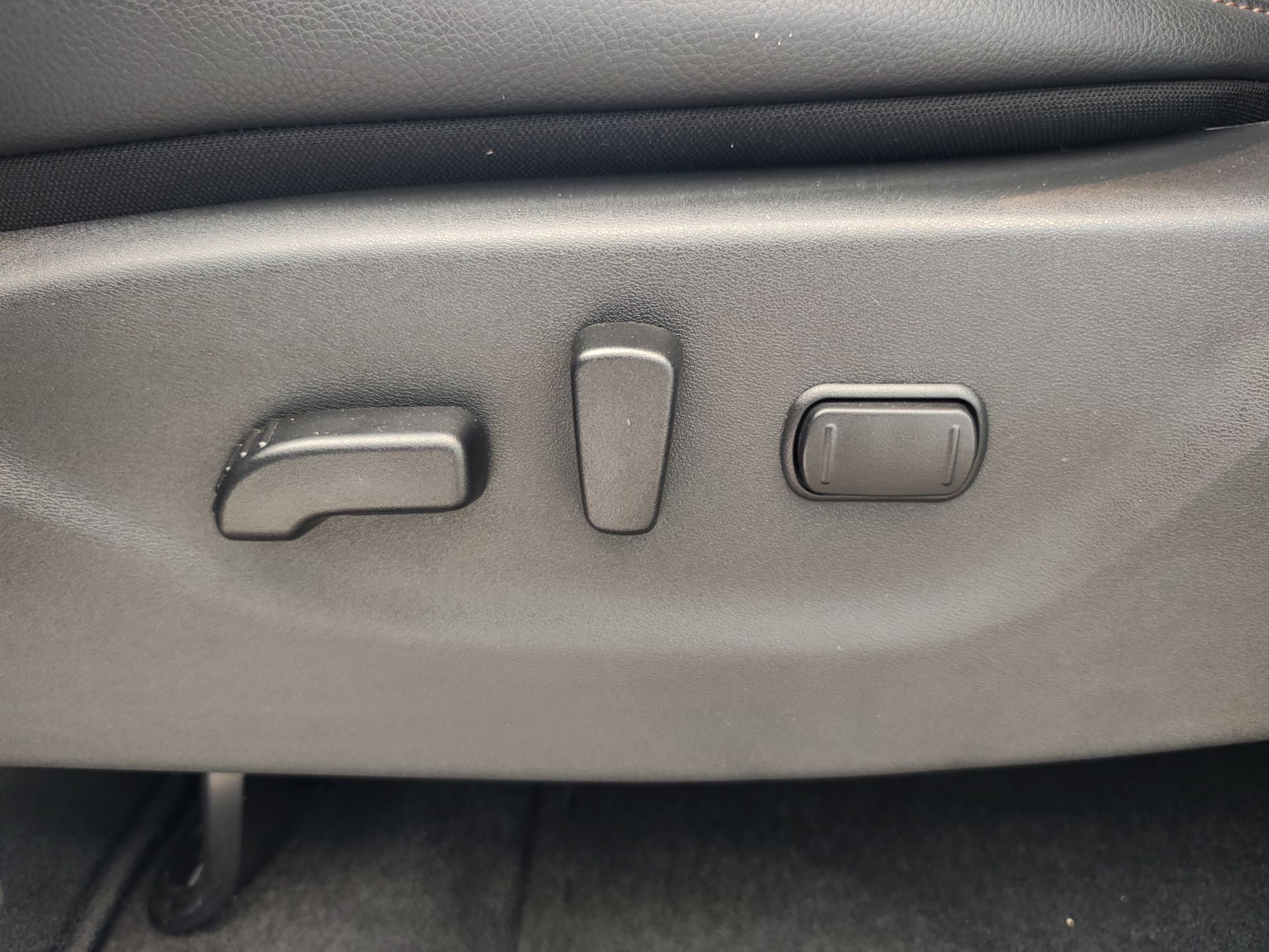 2024 Nissan FRONTIER FRONTIER LE TA 24