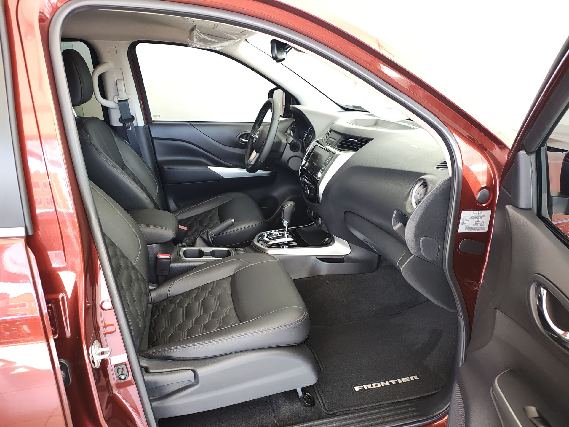 2024 Nissan FRONTIER FRONTIER LE TA 24