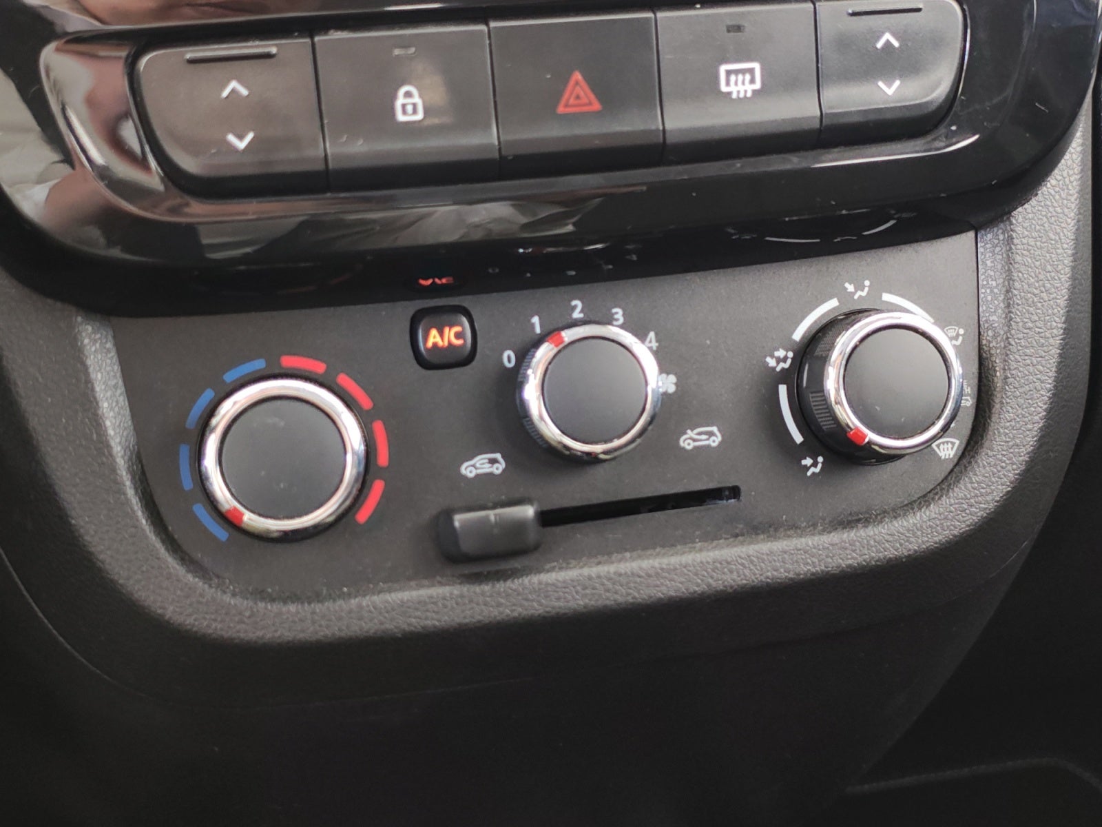 2023 RENAULT KWID OUTSIDER