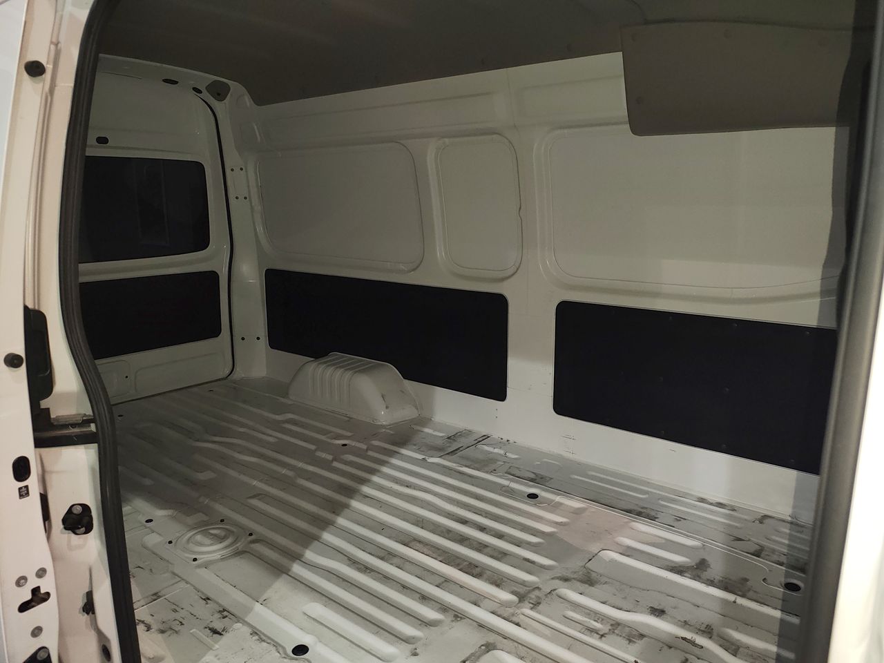 2024 Nissan NV350 URVAN PANEL AMPLIA AA 24