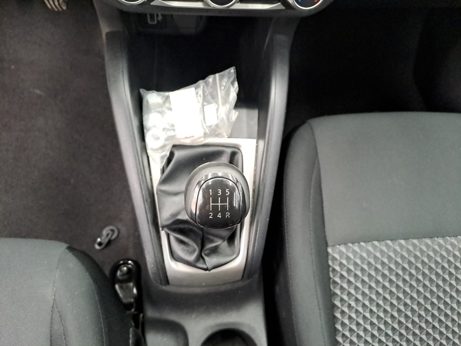 2023 Nissan VERSA SENSE MT 23