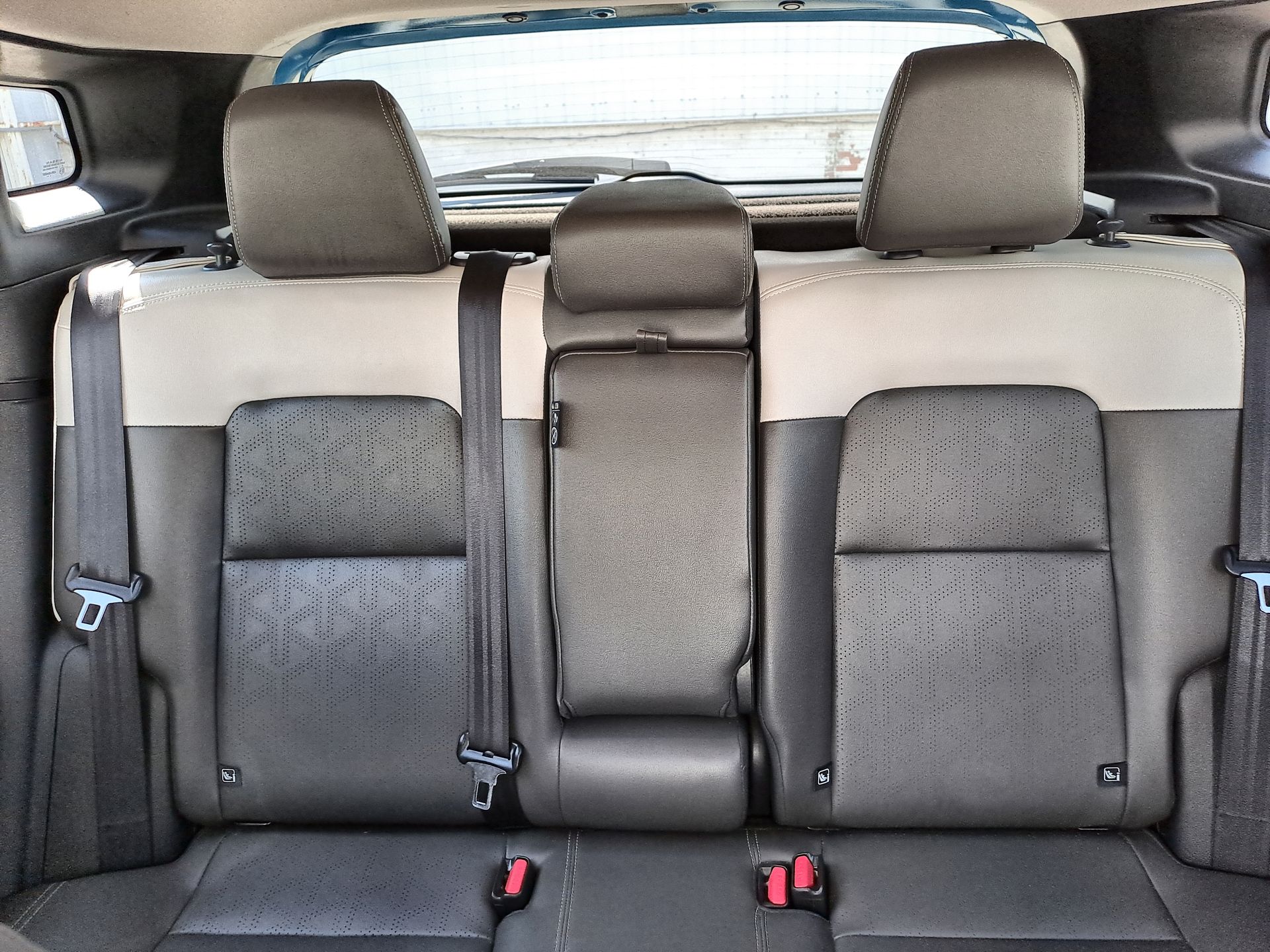 2025 Nissan KICKS PLATINUM CVT 25