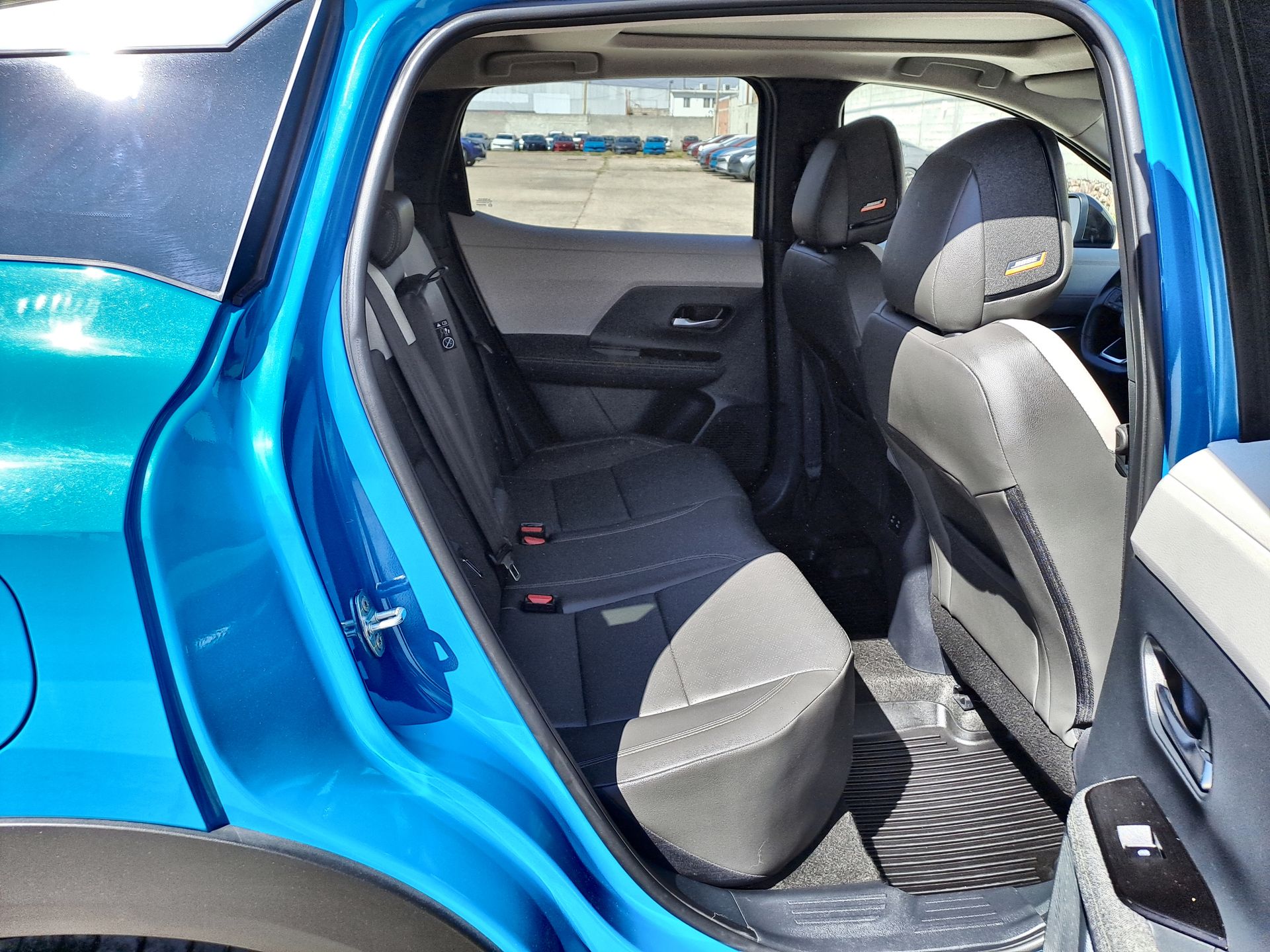 2025 Nissan KICKS PLATINUM CVT 25