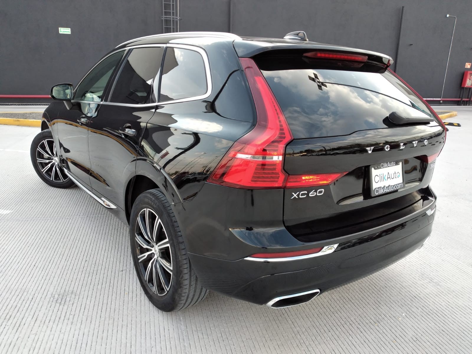 2019 Volvo XC60 INSCRIPTION T6 AWD