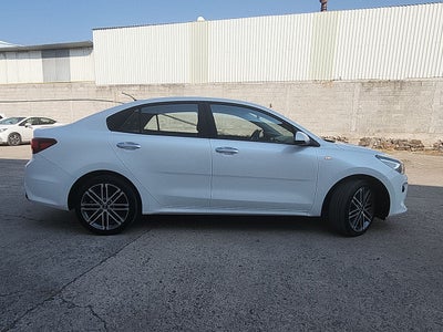 2020 Kia RIO SEDÁN LX TM