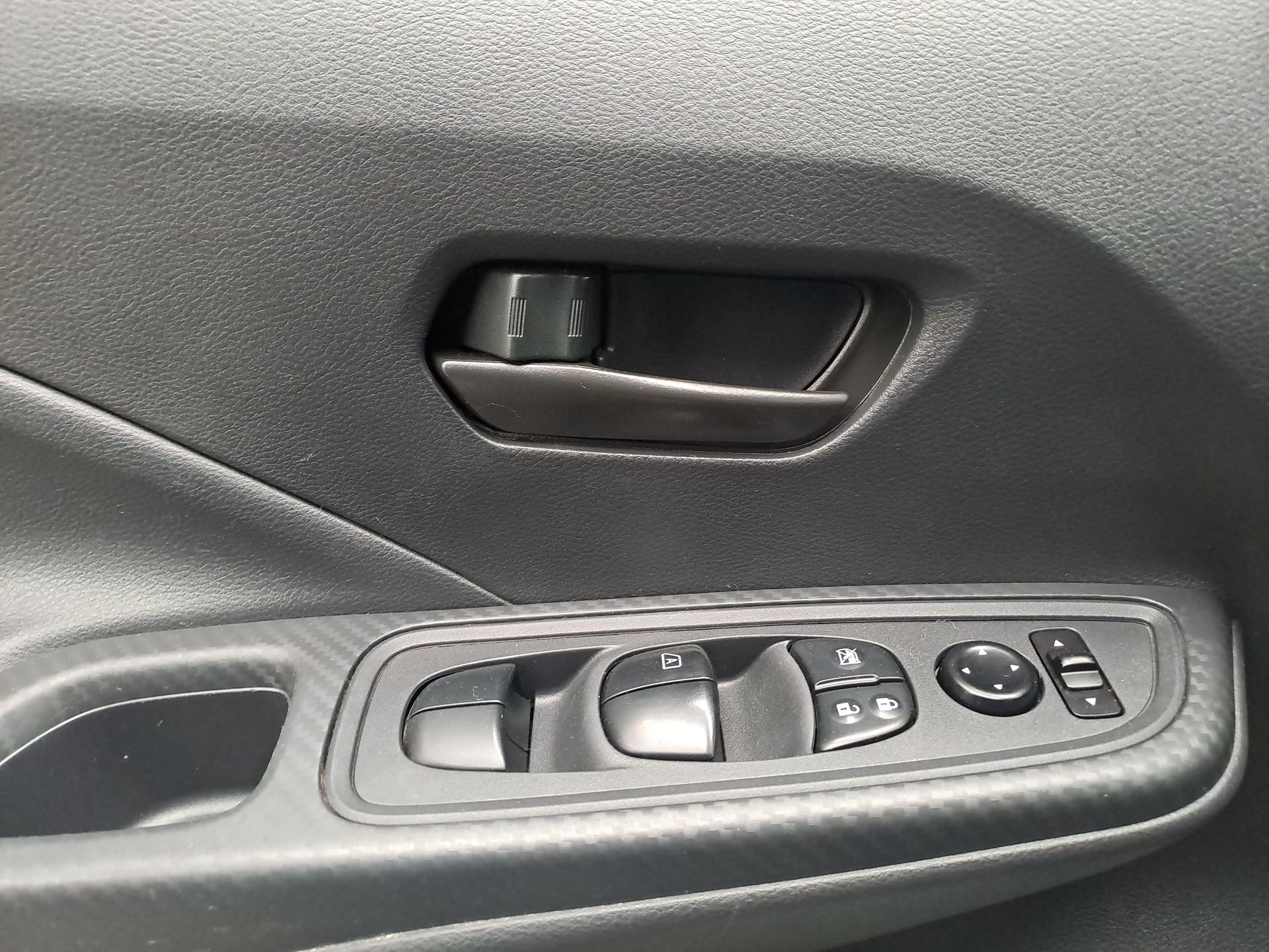 2024 Nissan VERSA SENSE MT 24