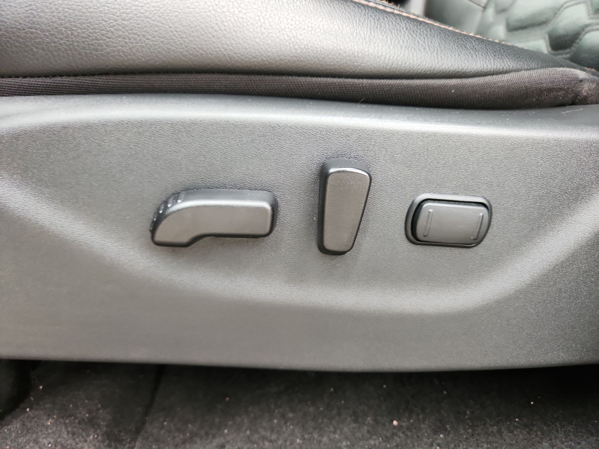 2023 Nissan FRONTIER PLATINUM LE TA 23