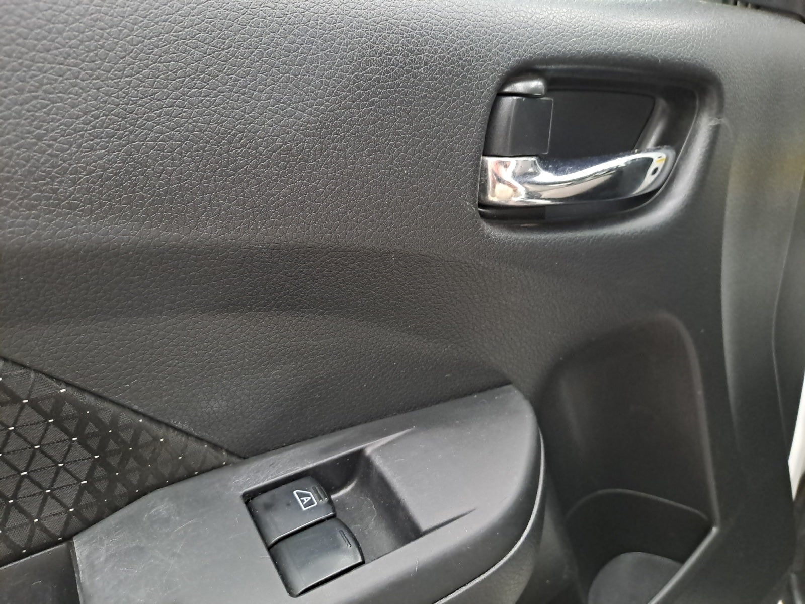 2024 Nissan NV350 URVAN 14 PASAJEROS AMPLIA AA 24