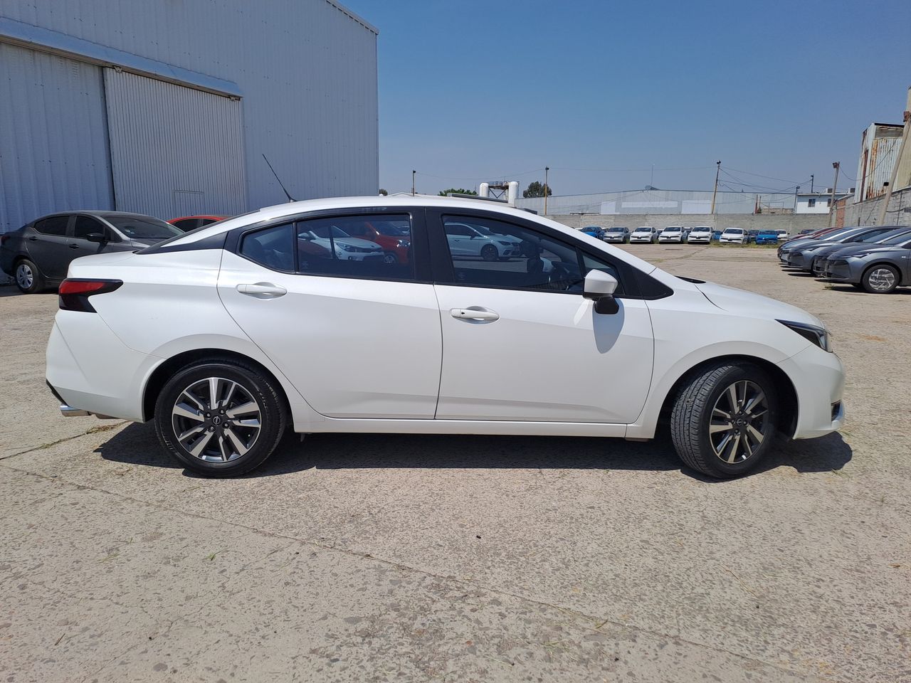 2023 Nissan VERSA ADVANCE MT 23