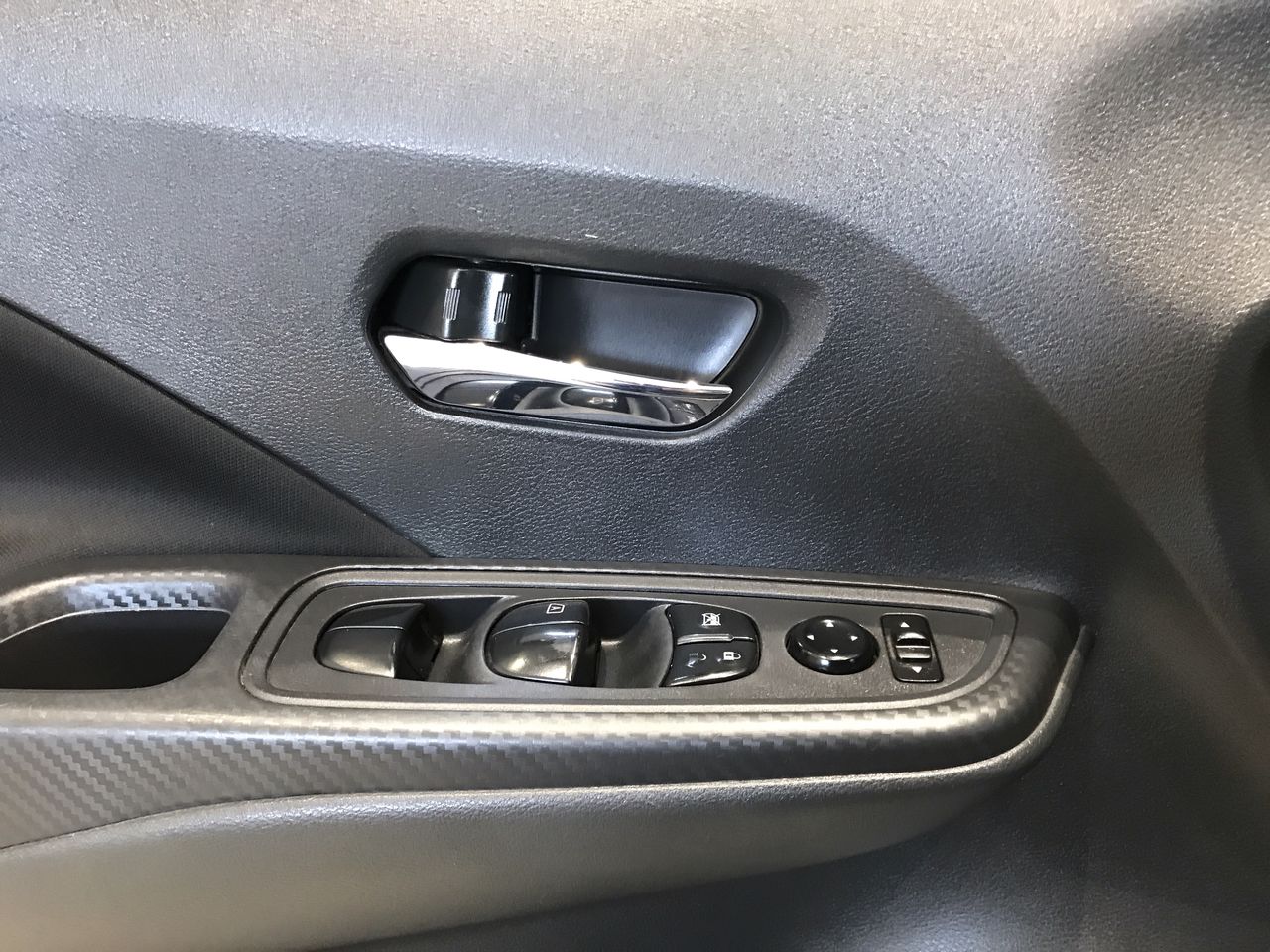 2022 Nissan VERSA ADVANCE MT 22