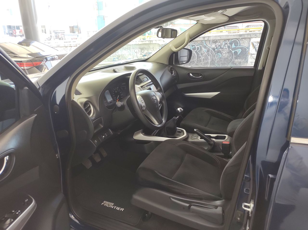 2020 Nissan NP300 FRONTIER LE TM AC