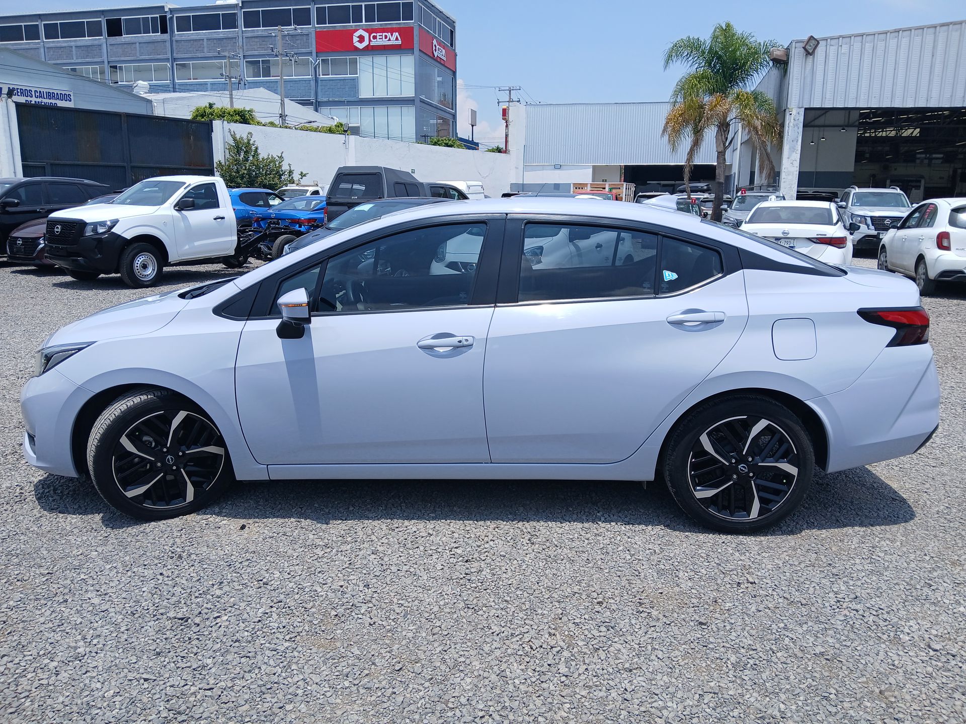 2023 Nissan VERSA EXCLUSIVE CVT 23