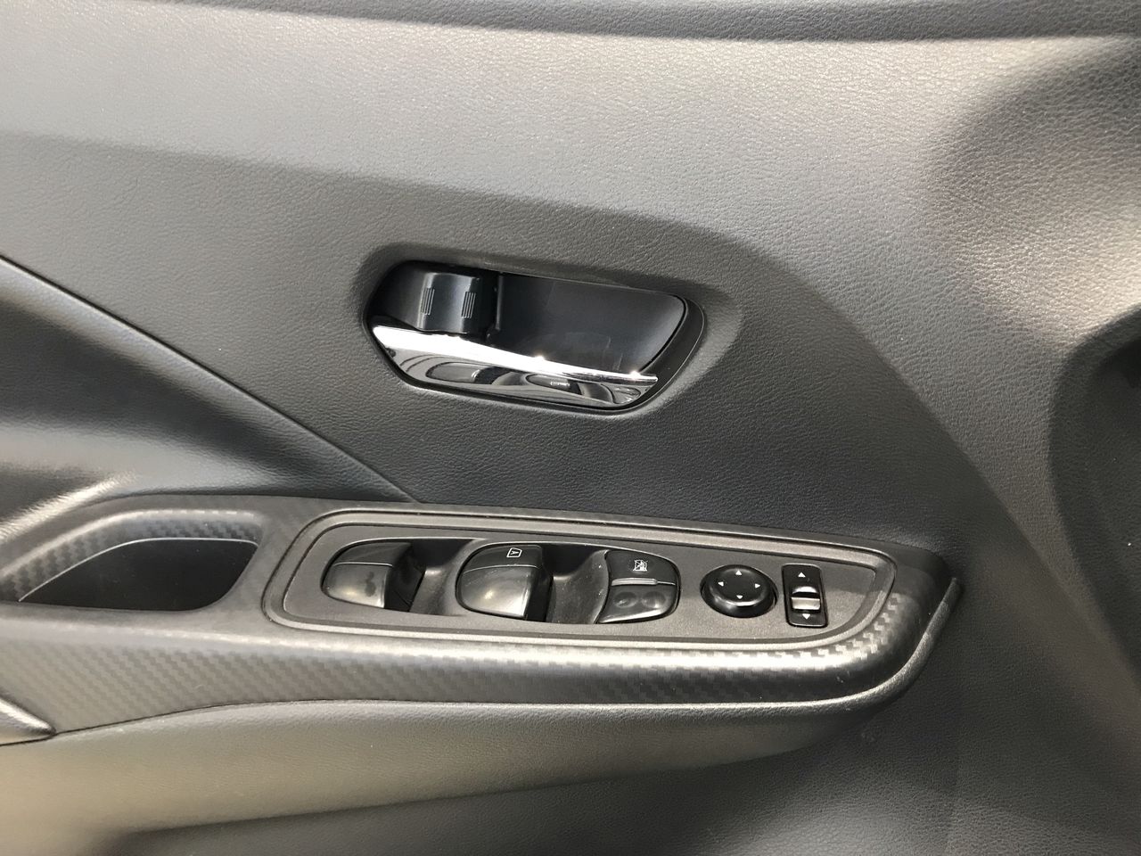 2020 Nissan VERSA ADVANCE MT