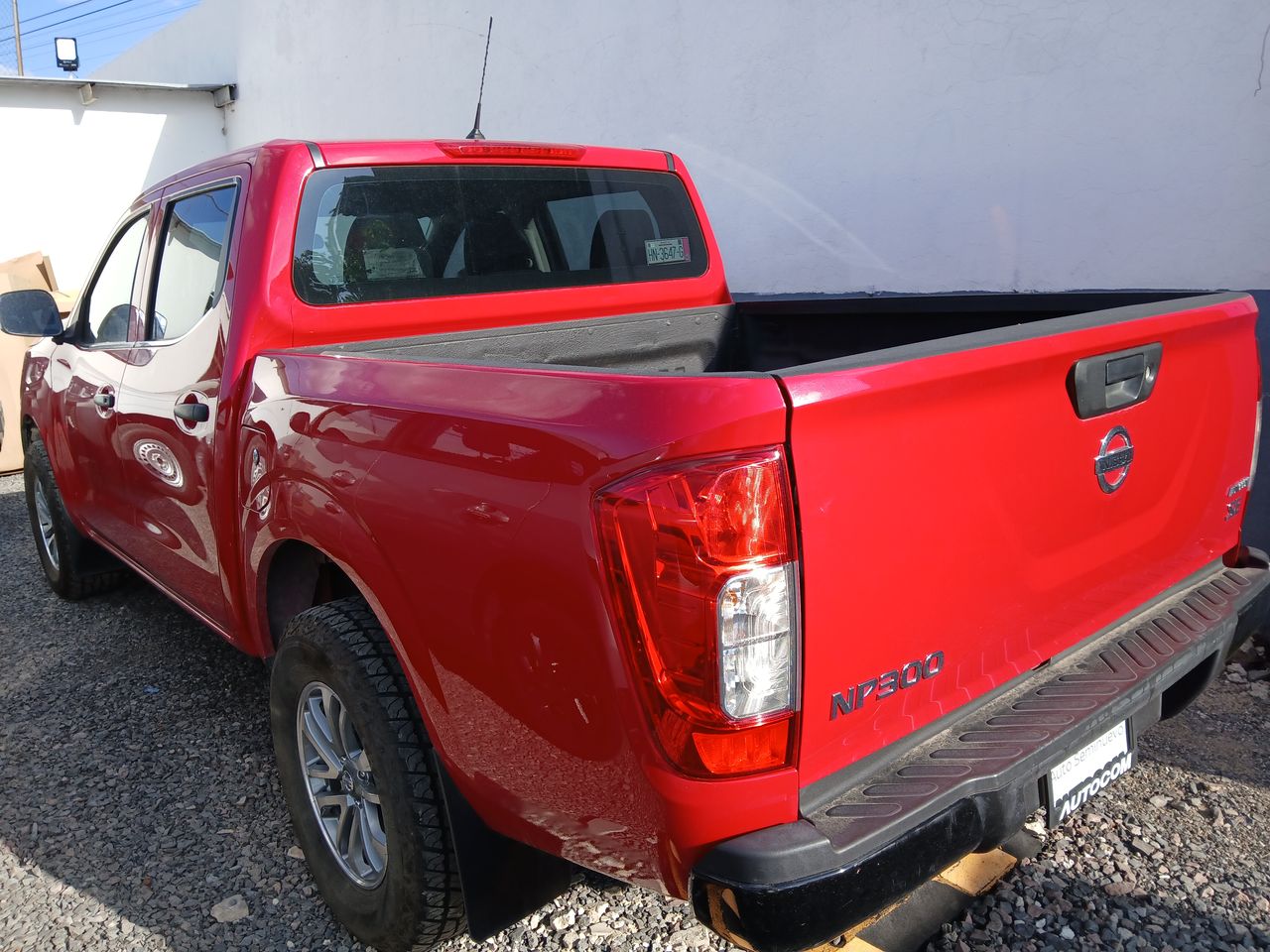 2020 Nissan NP300 DOBLE CABINA DOBLE CABINA SE TM AC PAQ SEG 6VEL