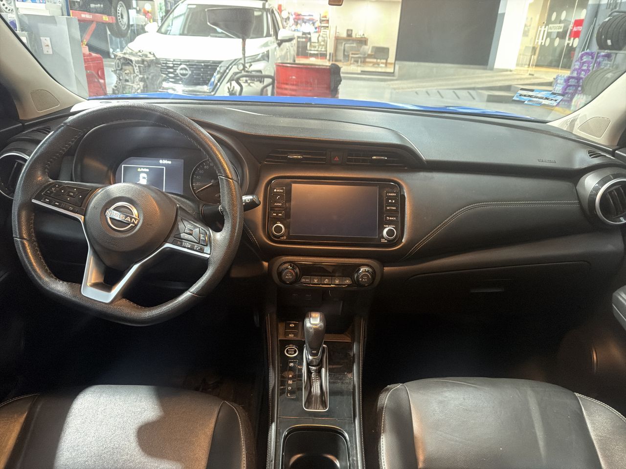 2023 Nissan KICKS PLATINUM BI-TONO 1.6 LTS CVT 23