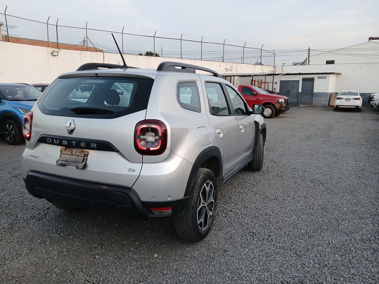 2023 RENAULT DUSTER DUSTER ICONIC CVT