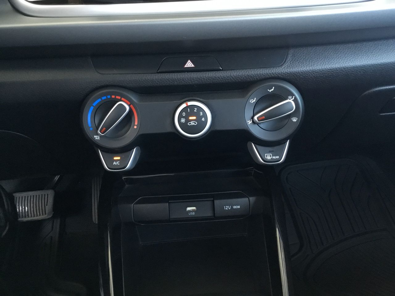 2022 Kia RIO LX TA