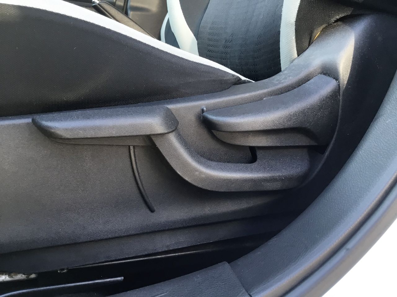 2020 Nissan VERSA ADVANCE MT