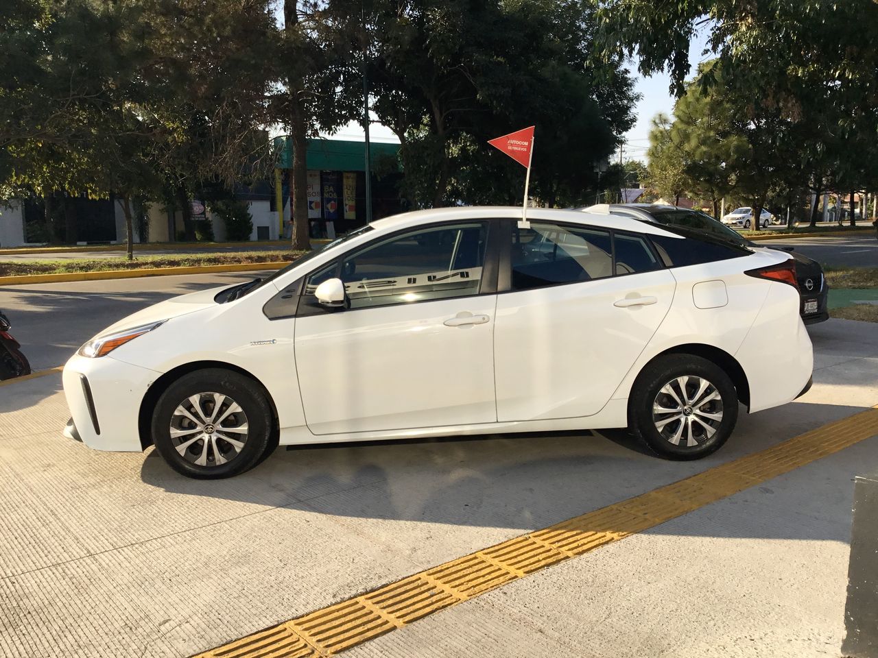 2020 Toyota PRIUS BASE