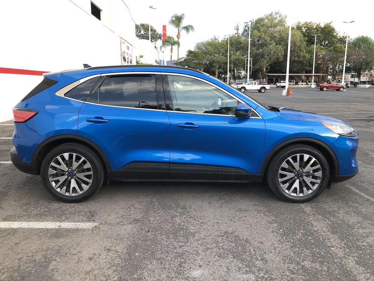 2020 Ford ESCAPE ESCAPE TITANIUM FWD