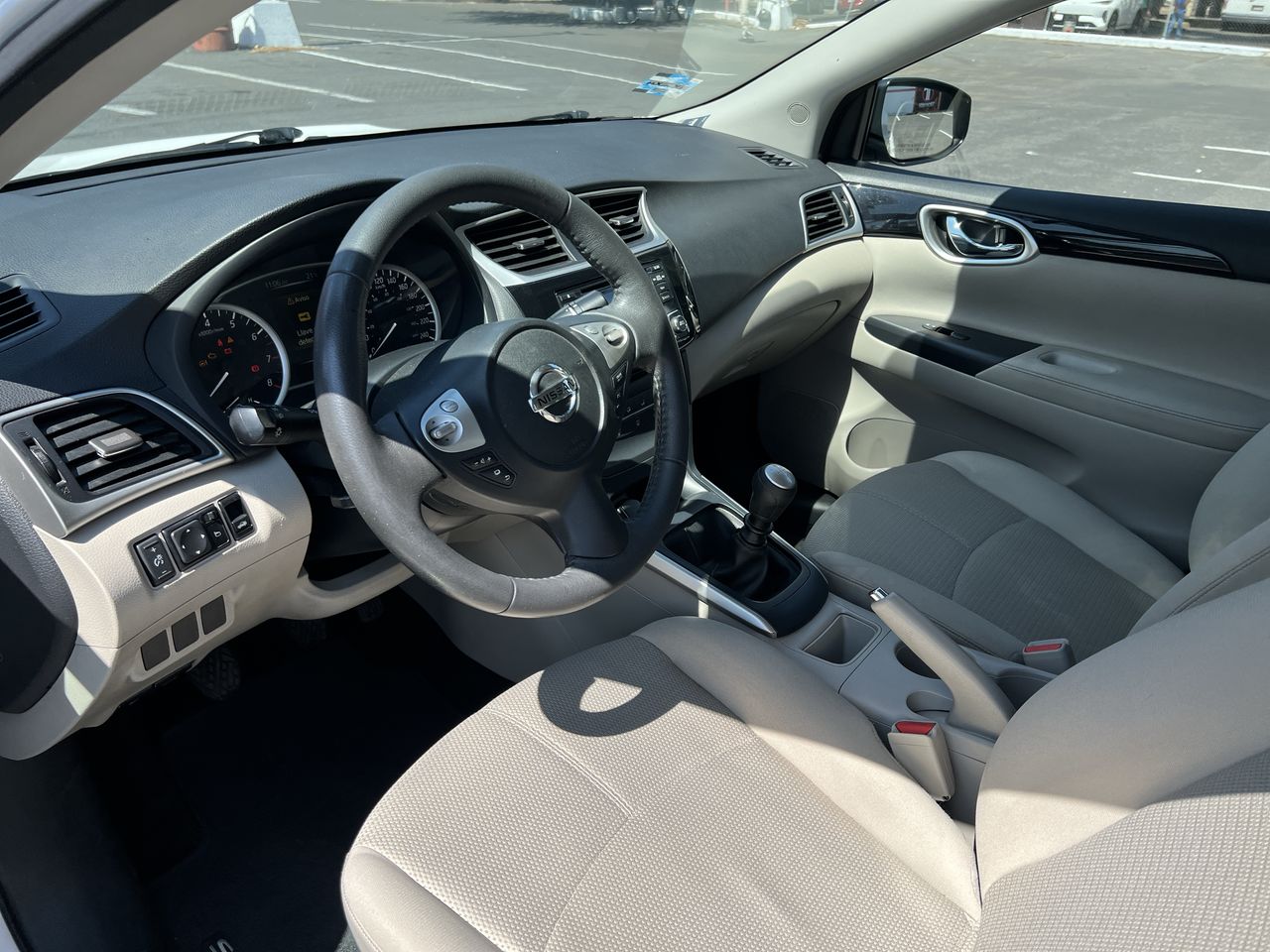 2017 Nissan SENTRA SENTRA ADVANCE MT