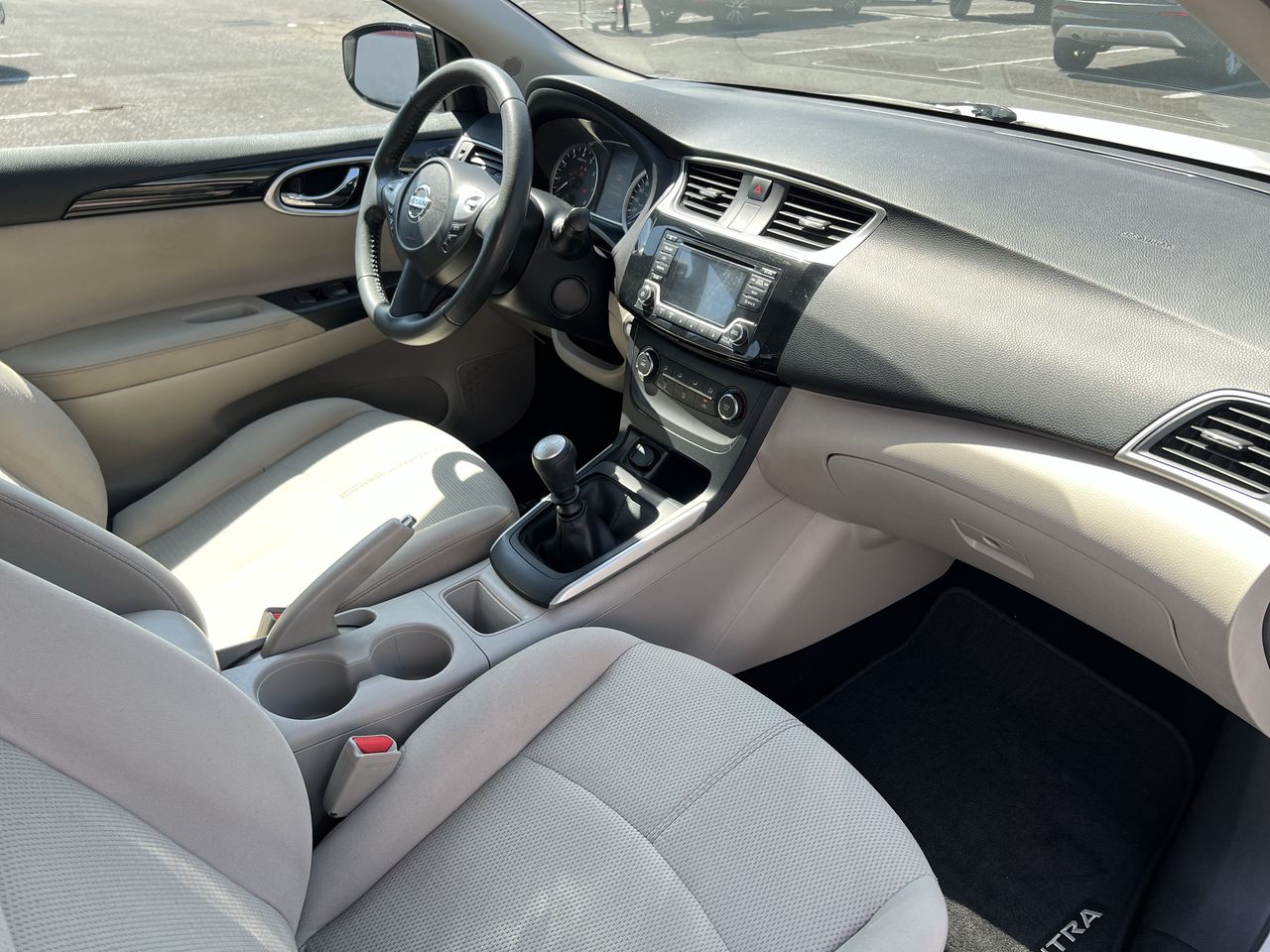 2017 Nissan SENTRA SENTRA ADVANCE MT