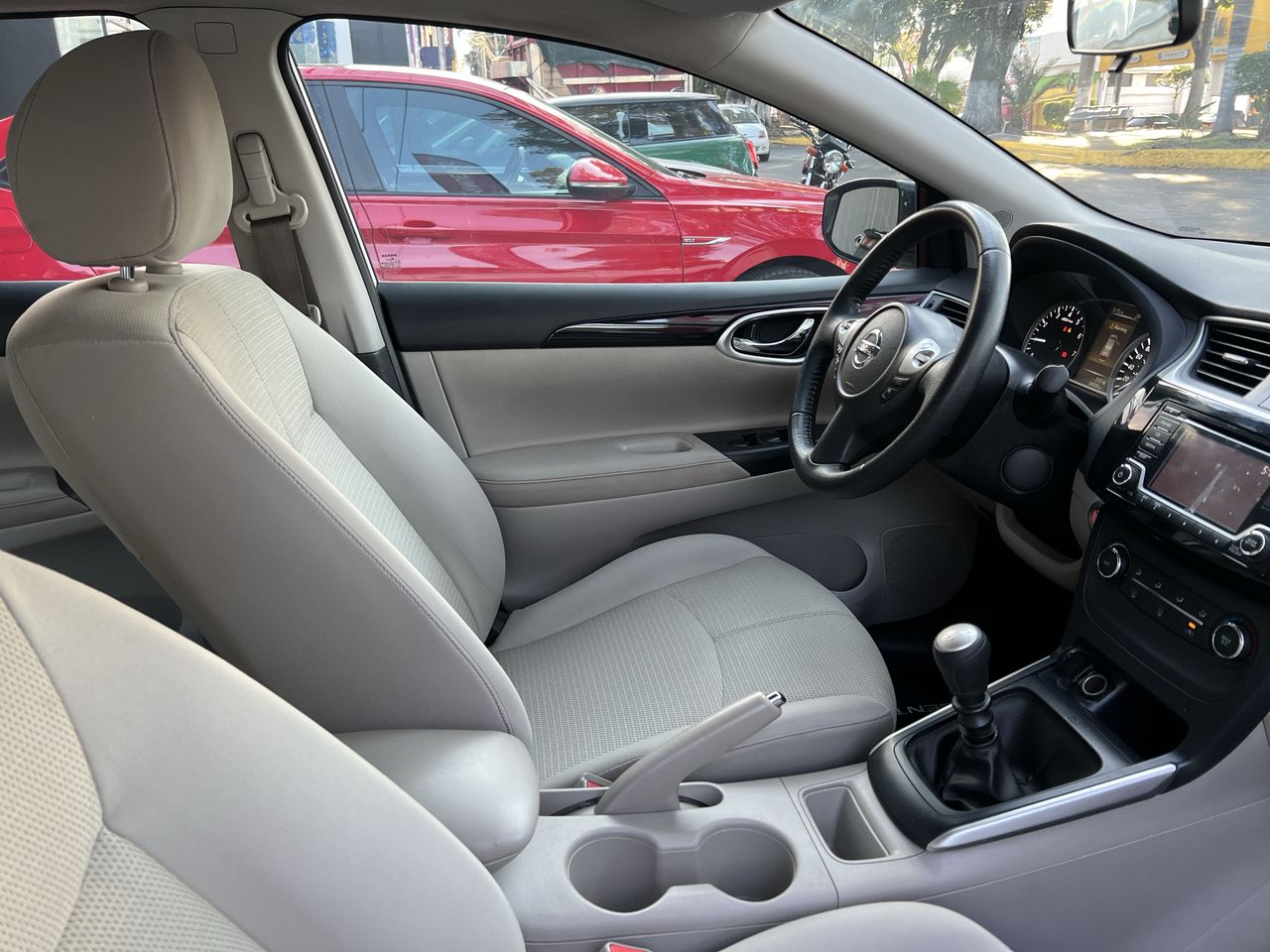 2018 Nissan SENTRA ADVANCE MT