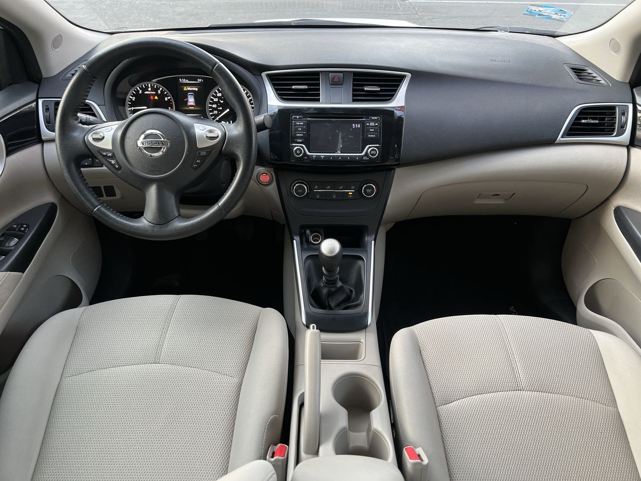 2018 Nissan SENTRA ADVANCE MT