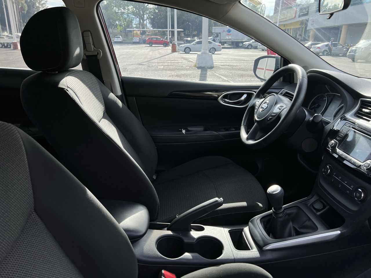 2019 Nissan SENTRA ADVANCE MT