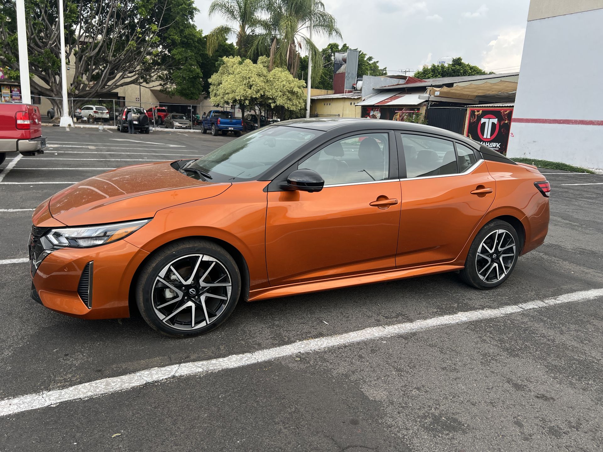 2025 Nissan SENTRA SR PLATINUM BITONO CVT 25