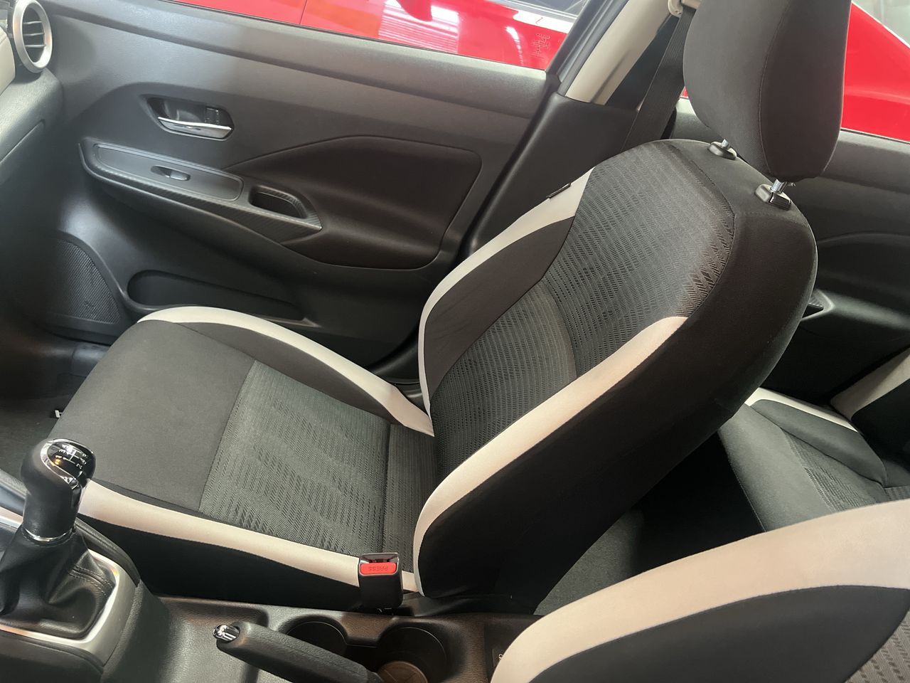 2021 Nissan VERSA ADVANCE MT 21