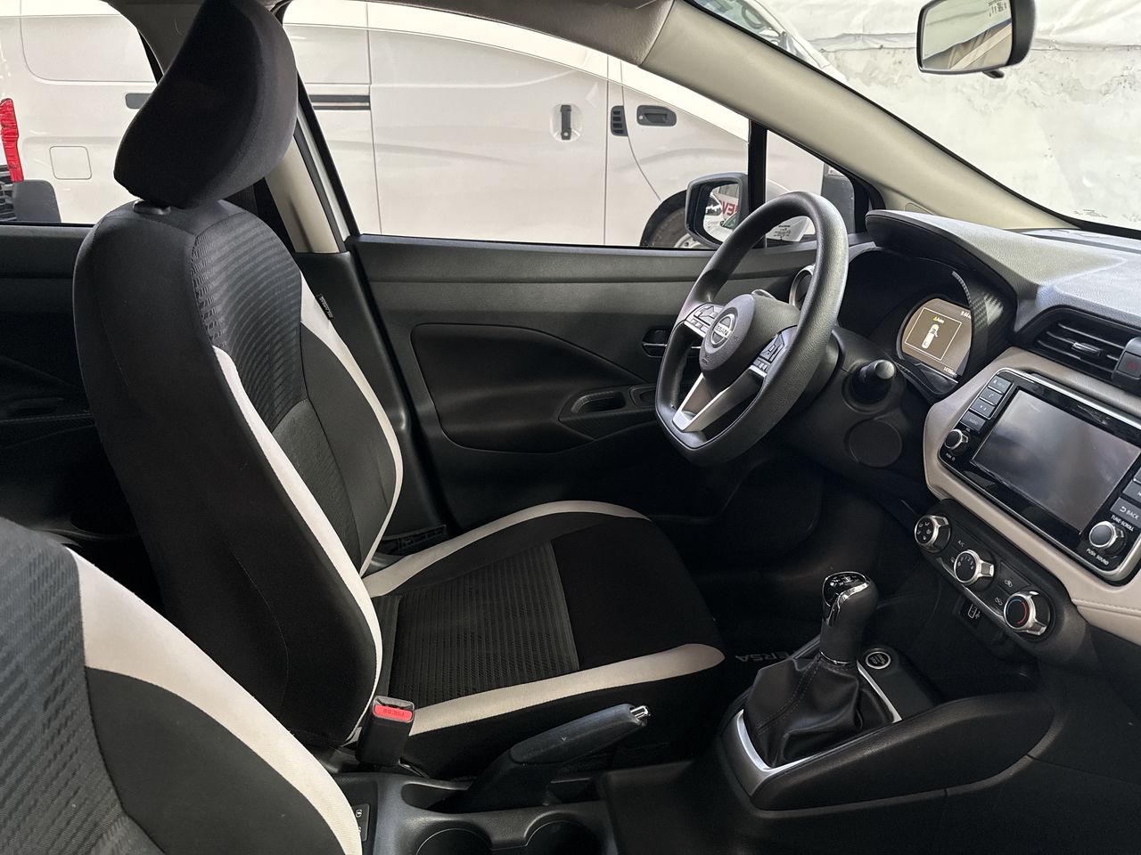 2021 Nissan VERSA VERSA ADVANCE MT