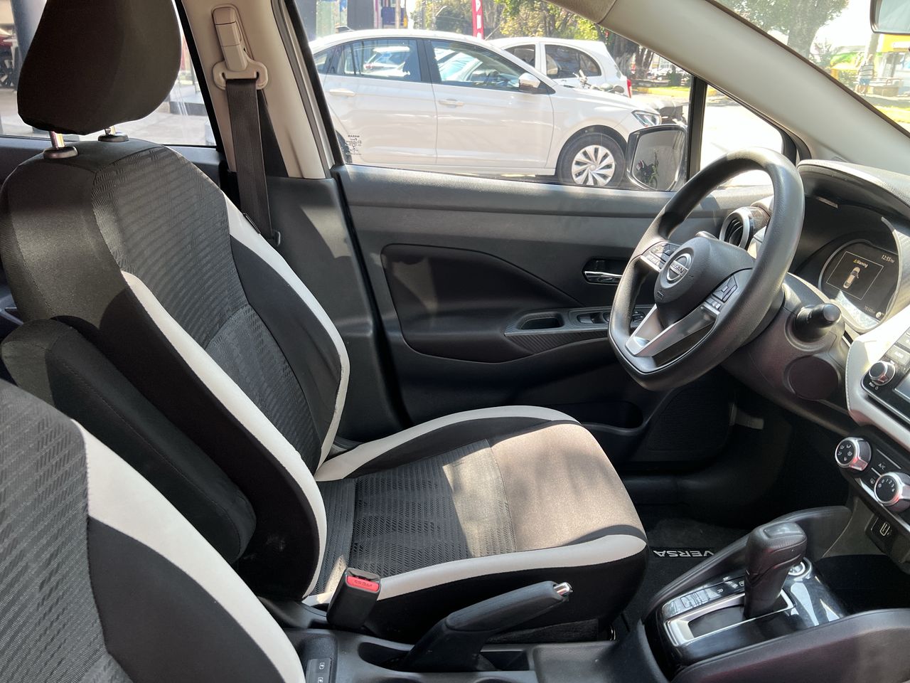 2022 Nissan VERSA ADVANCE MT