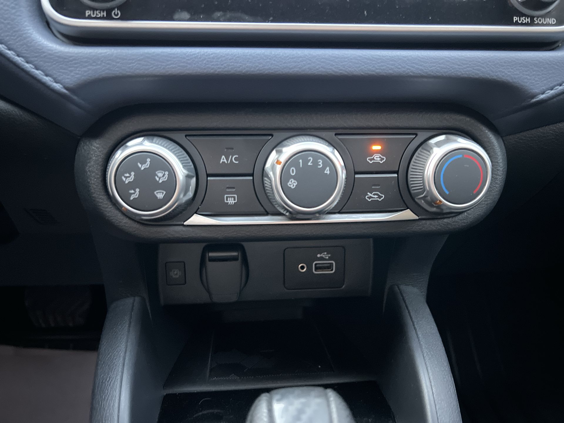 2024 Nissan VERSA ADVANCE CVT 24