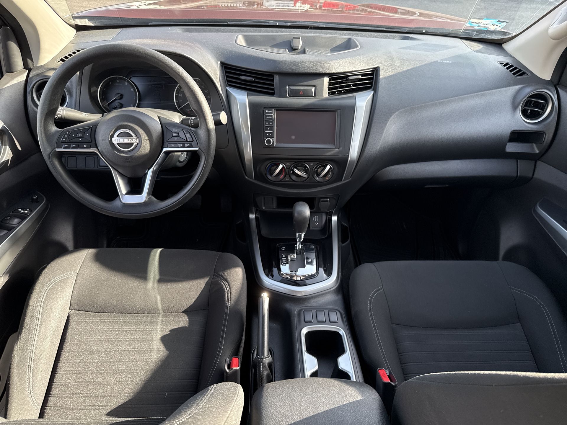 2023 Nissan FRONTIER LE TA 23