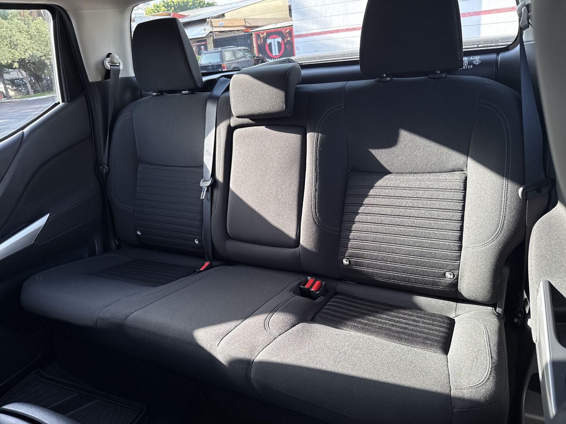 2023 Nissan FRONTIER LE TA 23